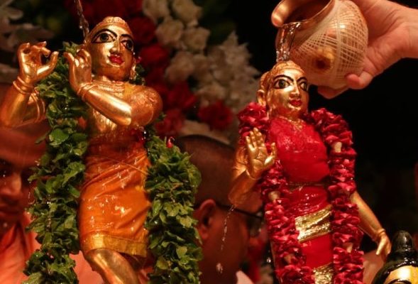 Abhishek-Seva-ISKCON-Newtown-Janmashtami-2.jpg